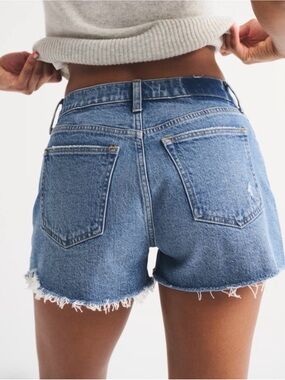 NWT Abercrombie & Fitch Curve Love High Rise Mom jean shorts costal blue 22